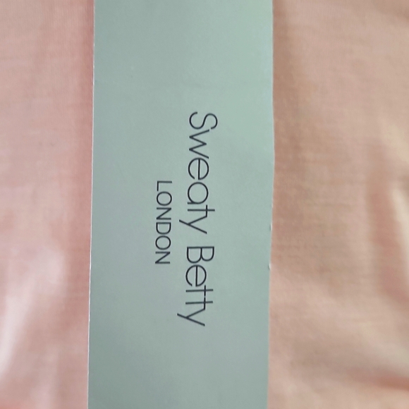 Sweaty Betty NWT Active Top - Picture 6 of 9